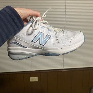 Size 8 Women’s New Balance 608